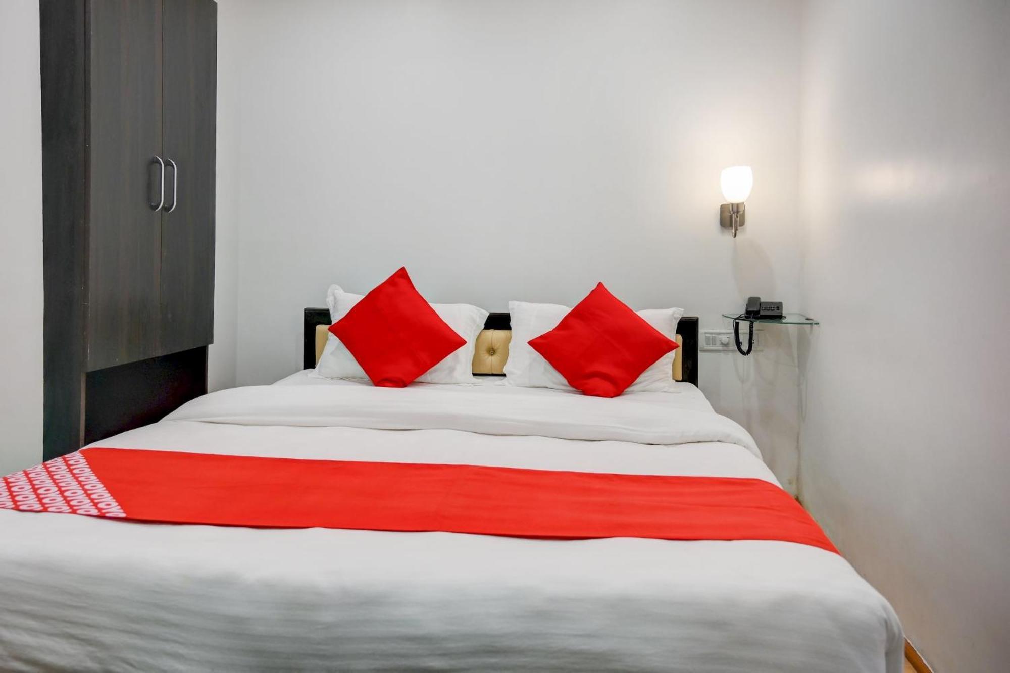 Super Town House Hi5 Aditya International Μπουμπάνεσβαρ Εξωτερικό φωτογραφία