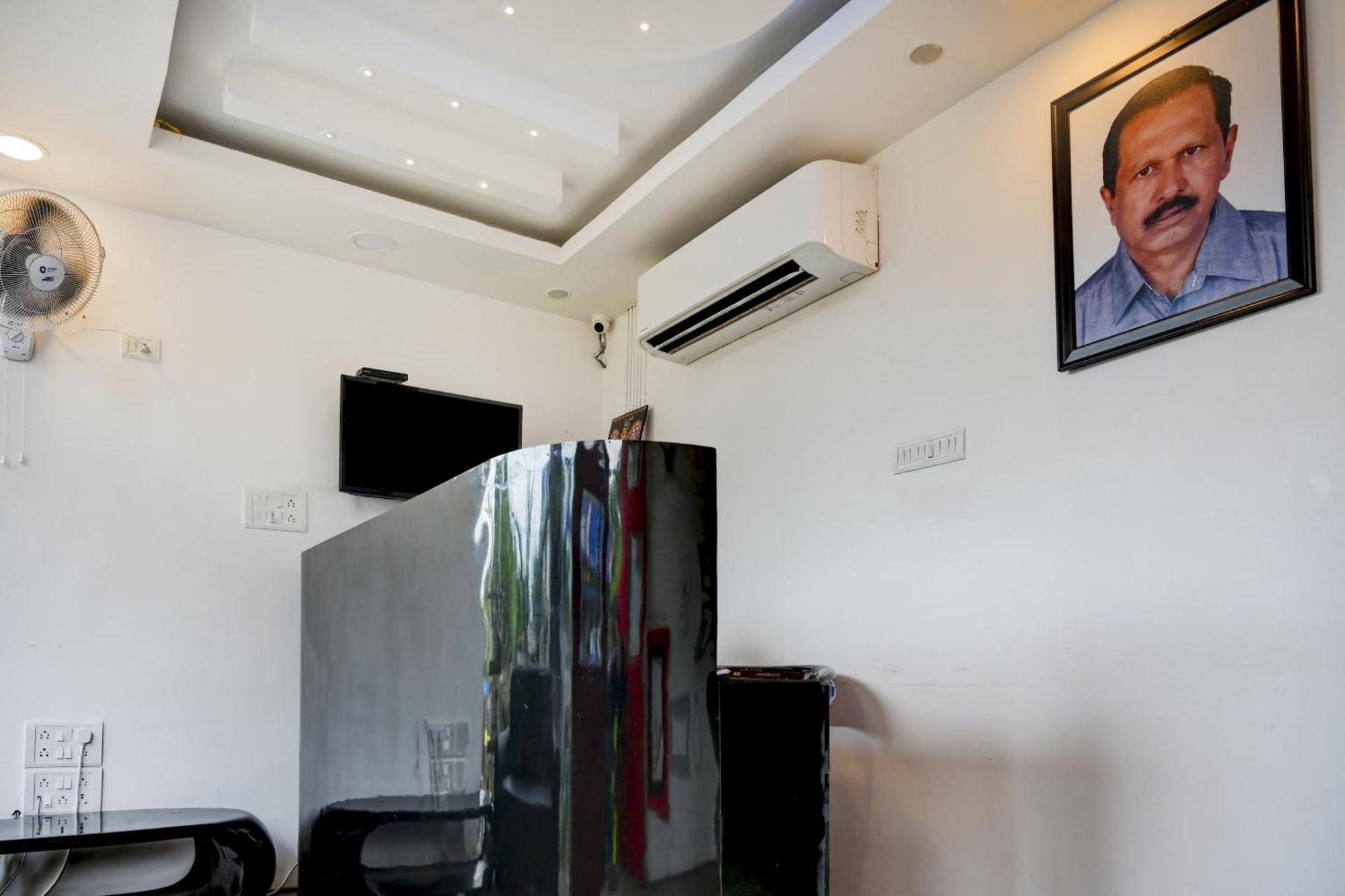 Super Town House Hi5 Aditya International Μπουμπάνεσβαρ Εξωτερικό φωτογραφία