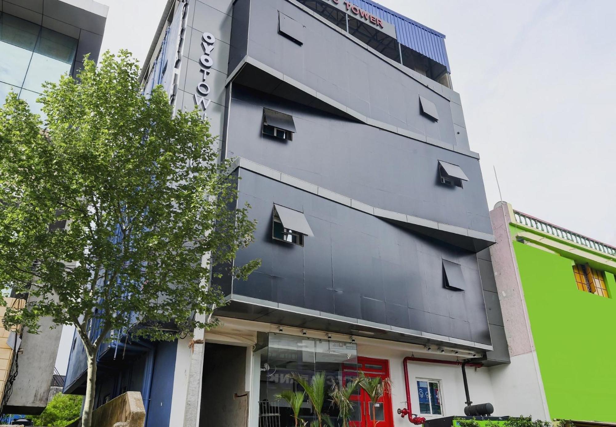 Super Town House Hi5 Aditya International Μπουμπάνεσβαρ Εξωτερικό φωτογραφία