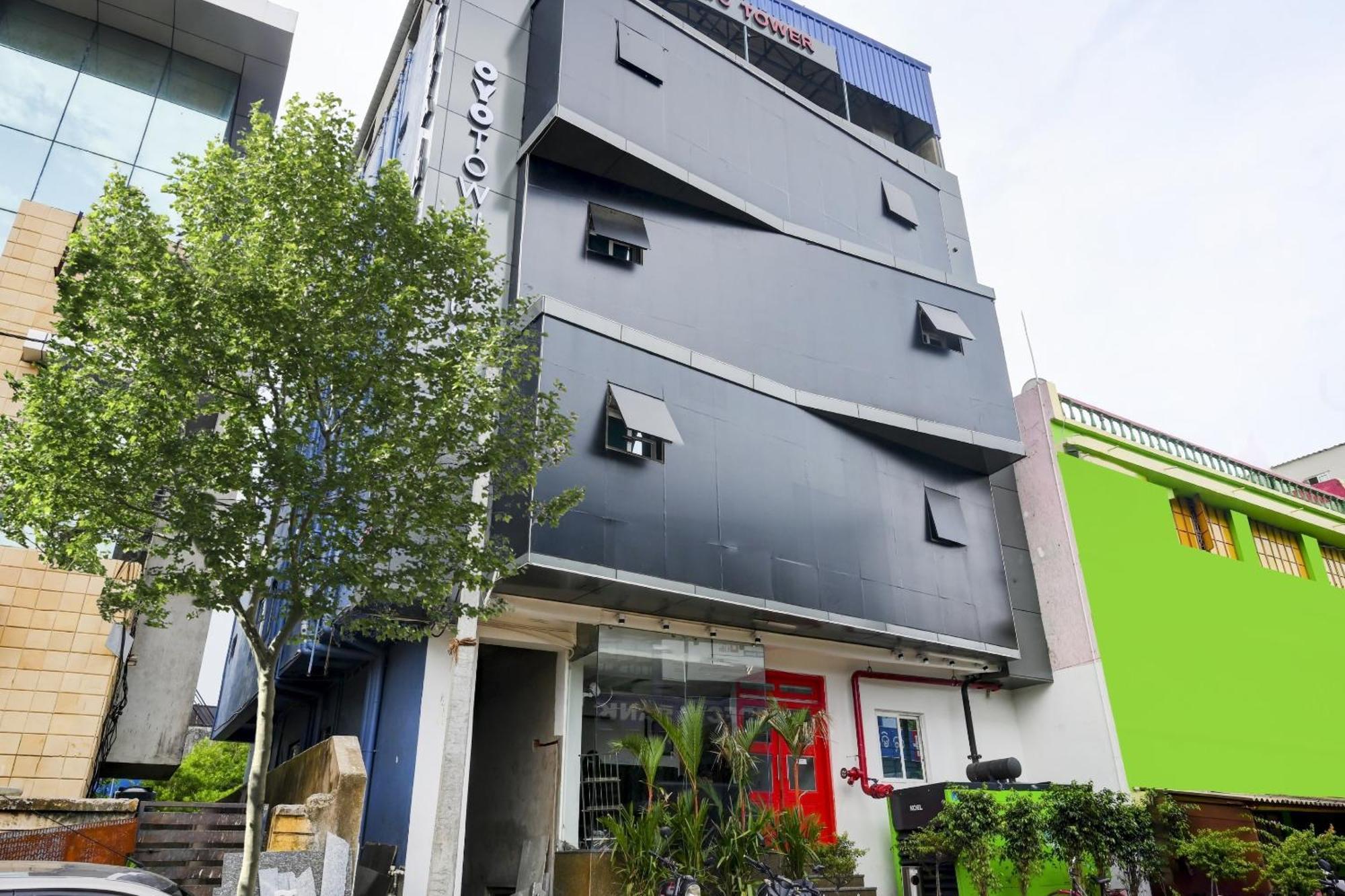 Super Town House Hi5 Aditya International Μπουμπάνεσβαρ Εξωτερικό φωτογραφία