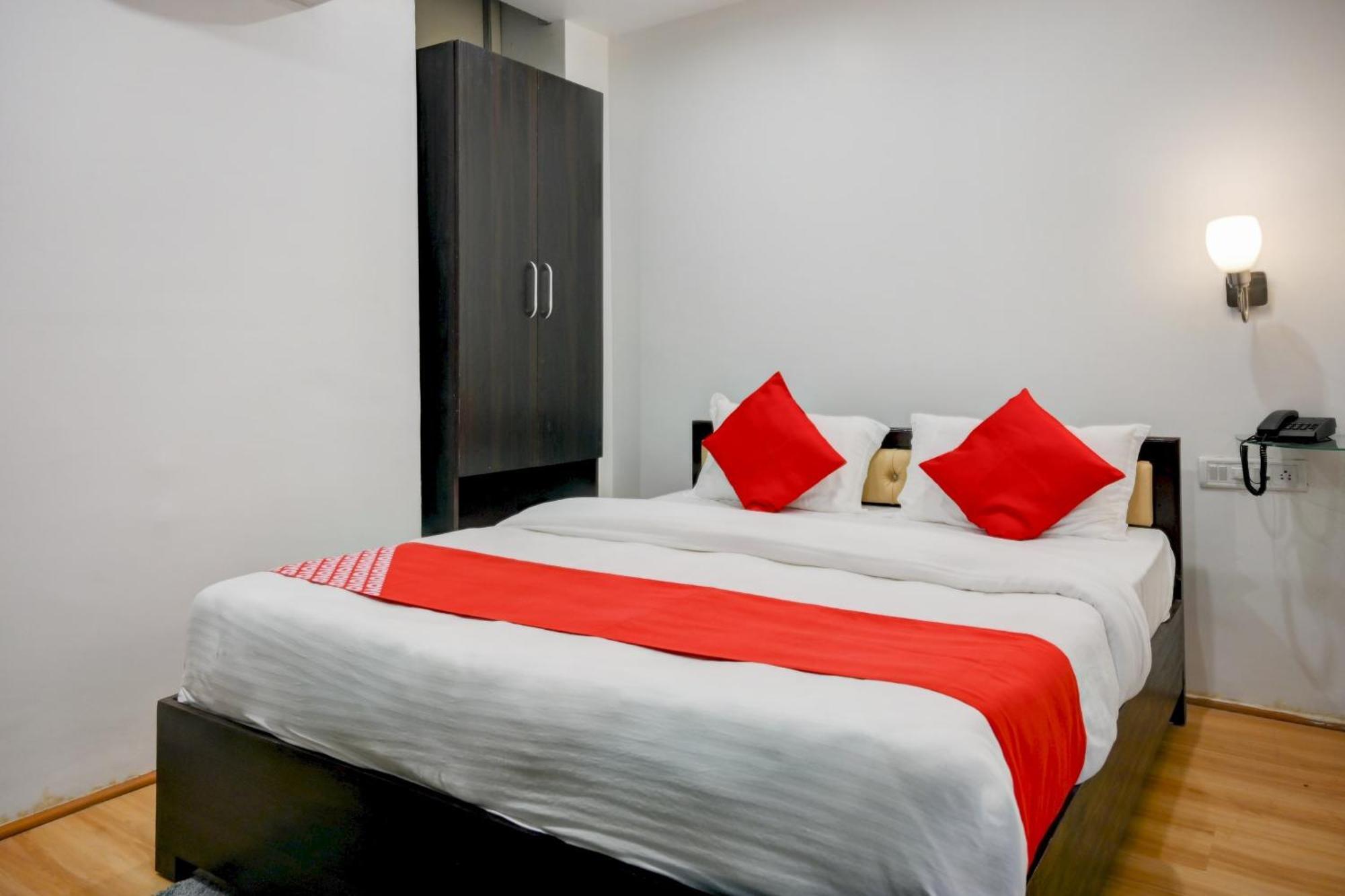 Super Town House Hi5 Aditya International Μπουμπάνεσβαρ Εξωτερικό φωτογραφία