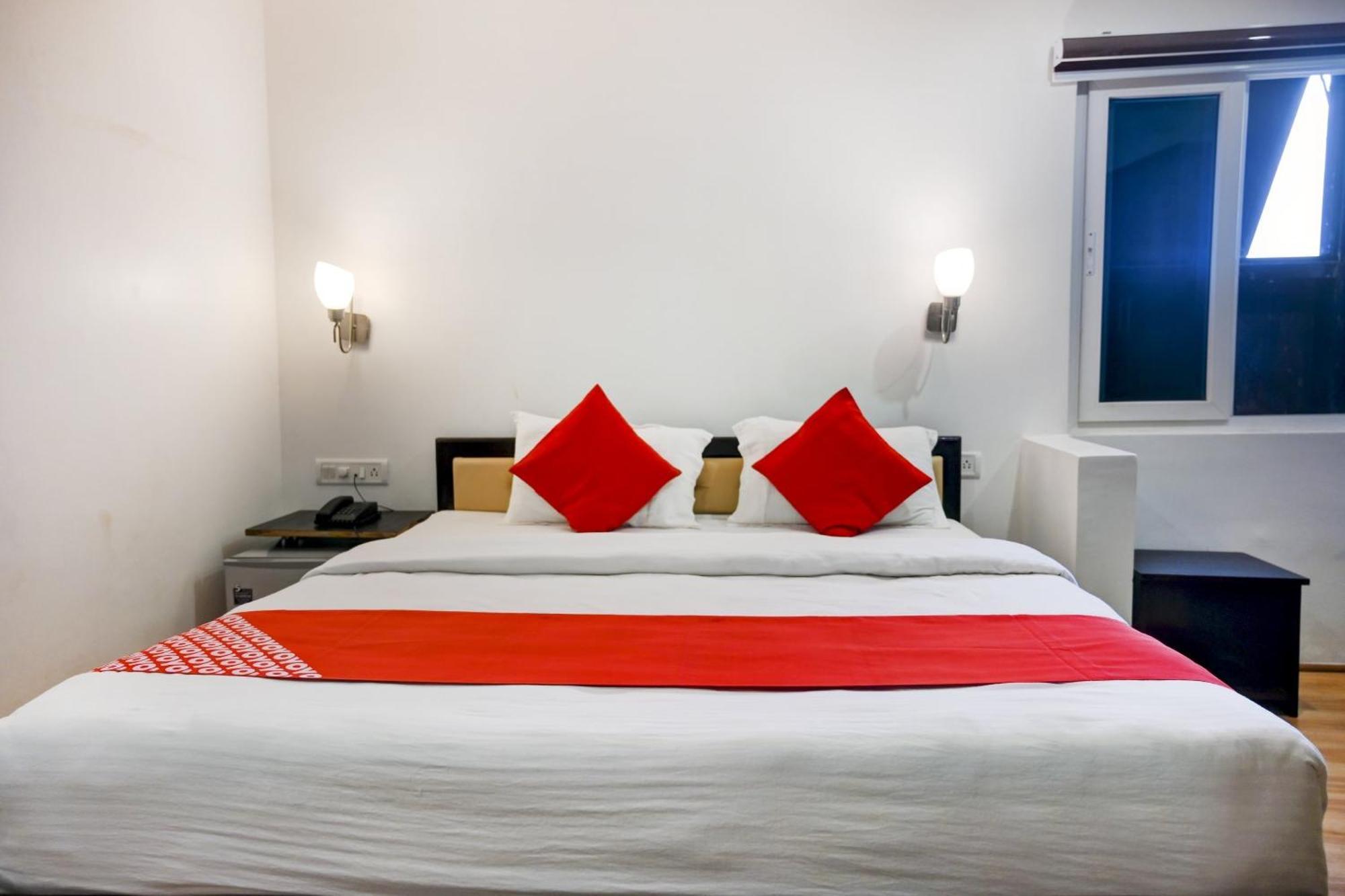Super Town House Hi5 Aditya International Μπουμπάνεσβαρ Εξωτερικό φωτογραφία