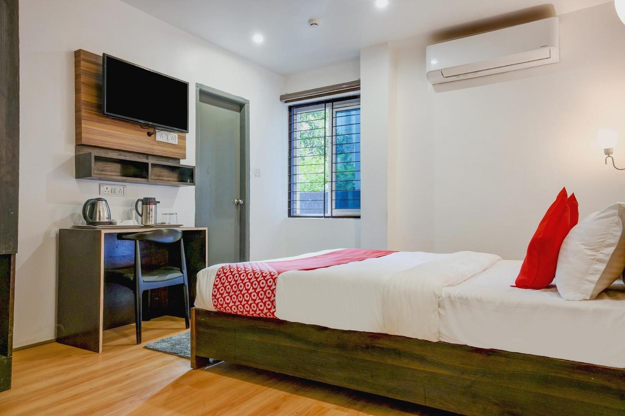 Super Town House Hi5 Aditya International Μπουμπάνεσβαρ Εξωτερικό φωτογραφία