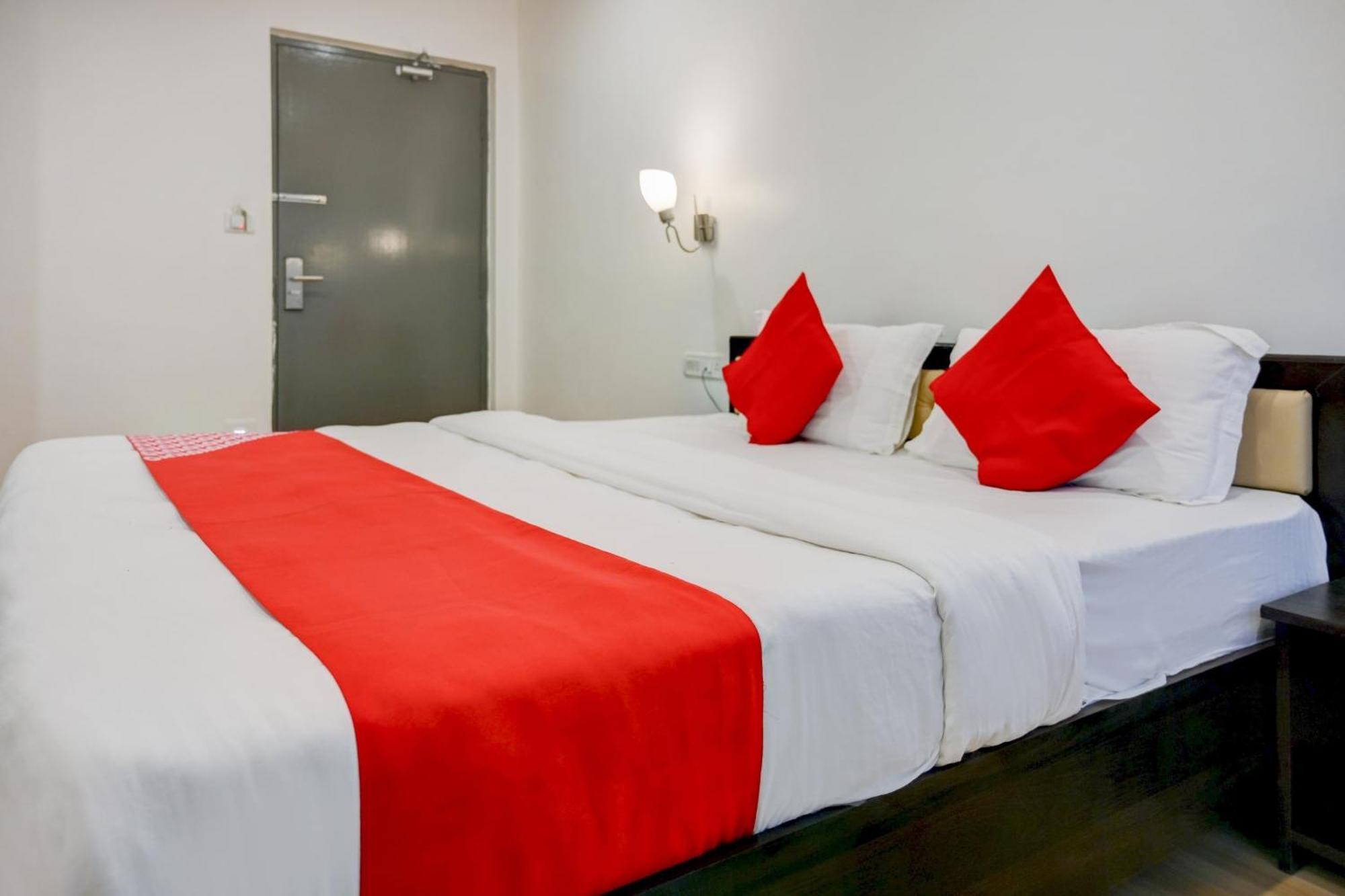 Super Town House Hi5 Aditya International Μπουμπάνεσβαρ Εξωτερικό φωτογραφία